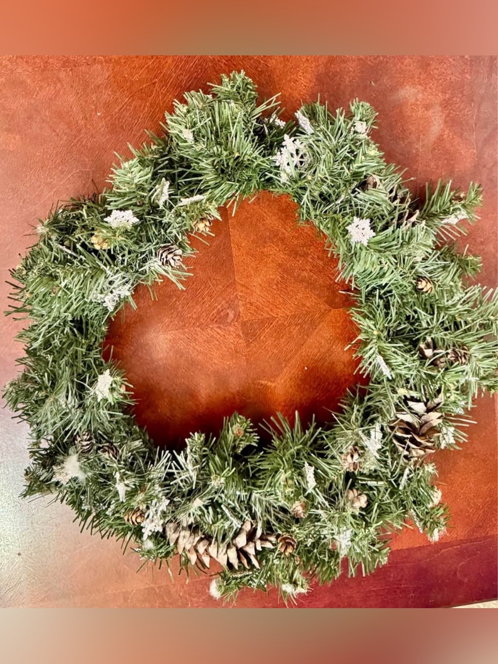 Green Holiday Pine Wreath with Pinecones